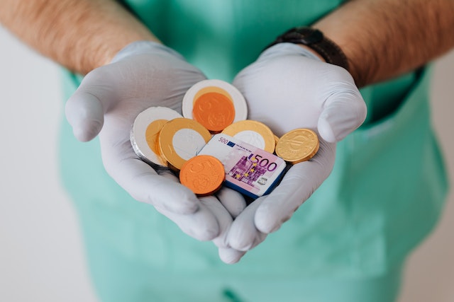 8 Cheapest Health Insurance in UAE, Expats Should Know!